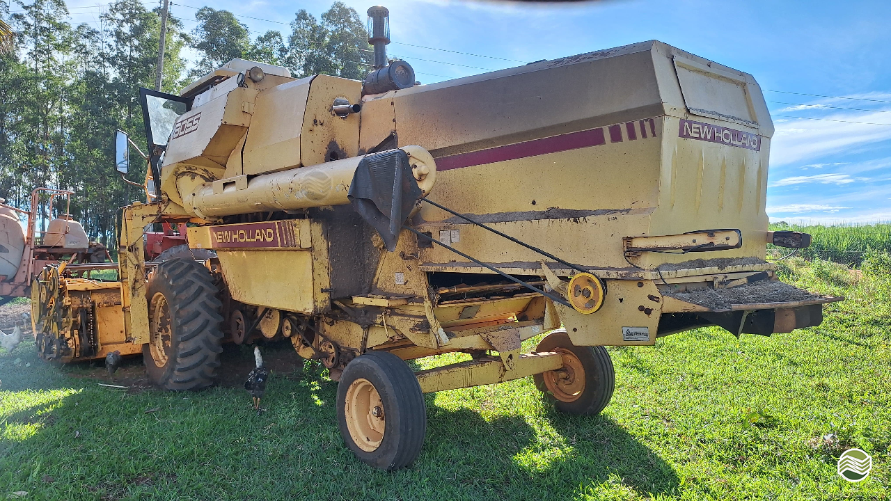 COLHEITADEIRA NEW HOLLAND NH 8055 Comal Comércio de Máquinas Agrícolas PRIMEIRO DE MAIO PARANÁ PR